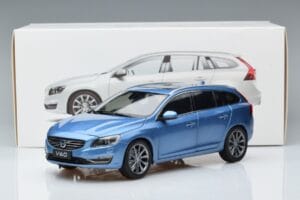 Volvo V60 D3 Power Bleu FAW 1:18 9430839 Métal — image 7 sur 7
