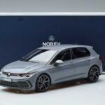 Volkswagen Golf GTI Mk8 Norev 1:18 188590 Métal - image 7 of 7