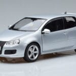 Volkswagen Golf GTI Mk5 Pirelli Edition Argent Norev 1:18 188425 Métal