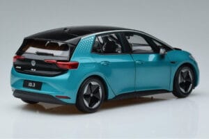 Volkswagen ID.3 Vert FAW 1:18 ZVN000001GRU Métal — image 3 sur 7