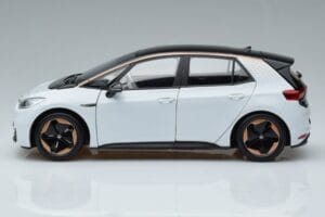 Volkswagen ID.3 Blanc FAW 1:18 ZVN000001WEI Métal — image 4 sur 7