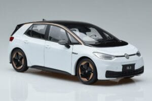Volkswagen ID.3 Blanc FAW 1:18 ZVN000001WEI Métal — image 5 sur 7