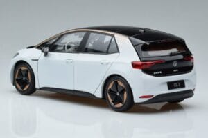 Volkswagen ID.3 Blanc FAW 1:18 ZVN000001WEI Métal — image 6 sur 7