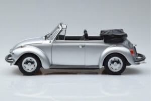 Volkswagen Beetle 1303 Cabriolet Argent Norev 1:18 188530 Métal — image 3 sur 6