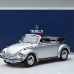 Volkswagen Beetle 1303 Cabriolet Argent Norev 1:18 - image 6 of 6