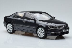 Volkswagen Phaeton V6 Mazeppa Gris Kyosho 1:18 08831MBK Métal — image 6 sur 9