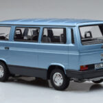 Volkswagen T3 Multivan Bleu Norev 1:18 - image 5 of 6