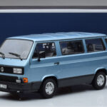 Volkswagen T3 Multivan Bleu Norev 1:18 - image 6 of 6