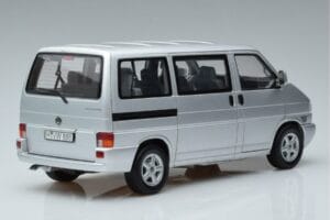 Volkswagen T4b Transporter Caravelle Minibus Schuco 1:18 450041500 Métal — image 3 sur 8