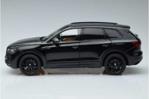 Volkswagen Touareg CR Noir FAW 1:18 LTC761021BLA Métal — image 4 sur 7