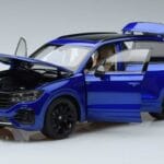 Volkswagen Touareg CR Bleu FAW 1:18 LTC761021BLU Métal - image 2 of 7