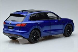 Volkswagen Touareg CR Bleu FAW 1:18 LTC761021BLU Métal — image 3 sur 7