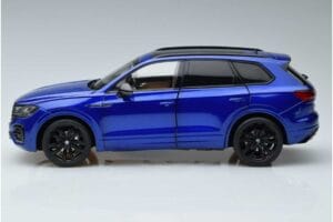Volkswagen Touareg CR Bleu FAW 1:18 LTC761021BLU Métal — image 4 sur 7