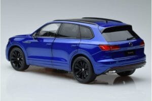 Volkswagen Touareg CR Bleu FAW 1:18 LTC761021BLU Métal — image 6 sur 7