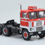 White 7400 Rouge Argent IXO 1:43 - image 3 of 5
