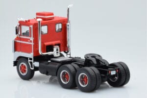 White 7400 Rouge Argent IXO 1:43 TR170 Métal — image 4 sur 5