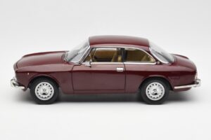Alfa Romeo 2000 GTV Rouge Bordeaux Norev 1:18 187916 Métal — image 4 sur 8