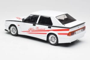 Alfa Romeo 75 Turbo Evoluzione Blanc MCG 1:18 MCG18430 Métal — image 5 sur 6
