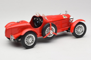 Alfa Romeo 8C 2300 Monza Rouge Bburago 1:18 3014 Métal — image 2 sur 6