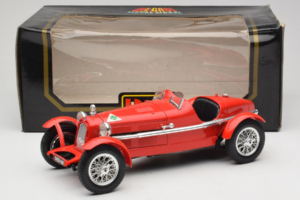 Alfa Romeo 8C 2300 Monza Rouge Bburago 1:18 3014 Métal — image 6 sur 6