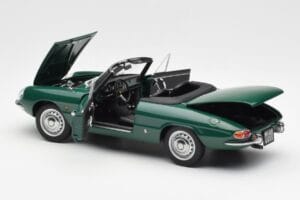 Alfa Romeo Duetto Spider Vert AUTOart 1:18 70138 Métal — image 5 sur 8