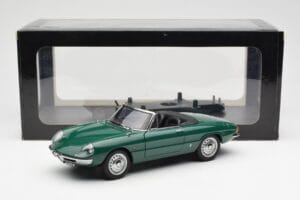Alfa Romeo Duetto Spider Vert AUTOart 1:18 70138 Métal — image 8 sur 8