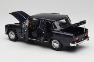 Alfa Romeo Giulia 1300 Bleu Minichamps 1:18 180120905 Métal — image 5 sur 8