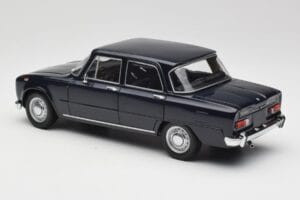 Alfa Romeo Giulia 1300 Bleu Minichamps 1:18 180120905 Métal — image 7 sur 8
