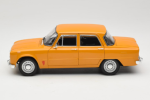 Alfa Romeo Giulia 1300 Super Orange Minichamps 1:18 180120900 Métal — image 4 sur 8
