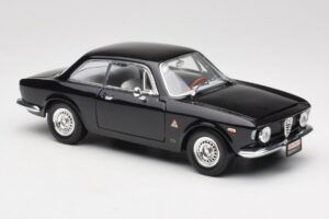 Alfa Romeo Giulia Sprint GTA Noir Road Signature 1:18 92348 Métal — image 6 sur 8
