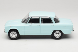 Alfa Romeo Giulia TI 105 Sky Blue Norev 1:18 187974 Métal — image 4 sur 7