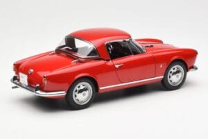 Alfa Romeo Giulietta 1300 Spider Rouge AUTOart 1:18 70157 Métal — image 3 sur 8