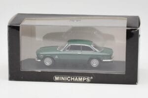 Alfa Romeo Giulia GTA 1300 Junior Vert Minichamps 1:43 ALFA010 Métal — image 4 sur 4