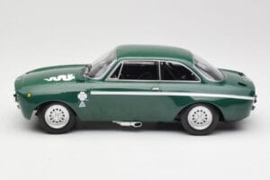 Alfa Romeo GTA 1300 Junior Vert Minichamps 1:18 155120022 Métal — image 3 sur 6