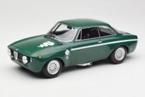Alfa Romeo GTA 1300 Junior Vert Minichamps 1:18 155120022 Métal