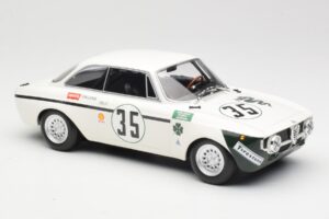Alfa Romeo GTA 1300 Junior #35 C. Colzani / Pooky / G. Venturi 4 Hours of Jarama 1972 Minichamps 1:18 155721235 Métal — image 4 sur 6