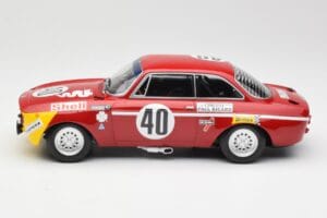 Alfa Romeo GTA 1300 Junior #40 F. Picchi / J-C. Chasseuil Division 1 Winners 12 Hours of Paul Ricard 1971 Minichamps 1:18 155 — image 3 sur 6