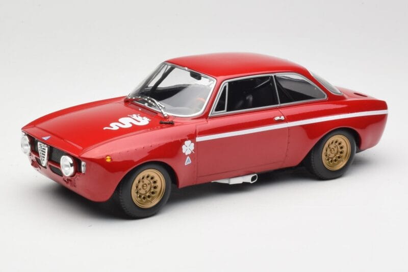 Alfa Romeo GTA 1300 Junior Rouge Minichamps 1:18 155120020 Métal