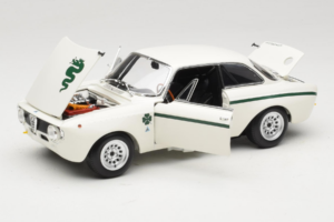 Alfa Romeo GTA 1300 Junior Blanc Minichamps 1:18 100120501 Métal — image 2 sur 8