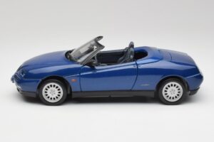 Alfa Romeo Spider 916 Bleu Pervenche Maisto 1:18 50308 Métal — image 3 sur 7
