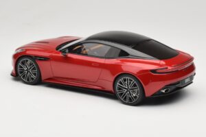 Aston Martin DB12 Hyper Red GT Spirit 1:18 GT936 Résine — image 5 sur 6