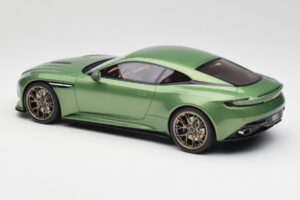 Aston Martin DB12 Vert GT Spirit 1:18 GT466 Résine — image 4 sur 5