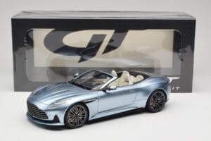 Aston Martin DB12 Volante Caribbean Blue Pearl GT Spirit 1:18 GT479 Résine — image 6 sur 6