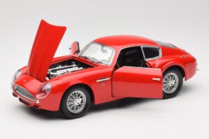 Aston Martin DB4 GT Zagato Rouge Road Signature 1:18 92728 Métal — image 2 sur 8