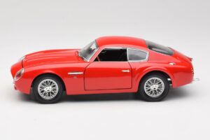 Aston Martin DB4 GT Zagato Rouge Road Signature 1:18 92728 Métal — image 4 sur 8