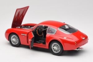 Aston Martin DB4 GT Zagato Rouge Road Signature 1:18 92728 Métal — image 5 sur 8