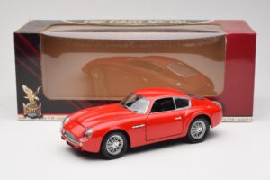 Aston Martin DB4 GT Zagato Rouge Road Signature 1:18 92728 Métal — image 8 sur 8