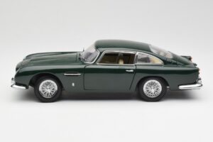 Aston Martin DB5 RHD Vert AUTOart 1:18 70024 Métal — image 4 sur 8