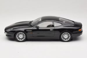 Aston Martin DB7 Bowland Black Cult Models 1:18 CML187-2 Résine — image 3 sur 6