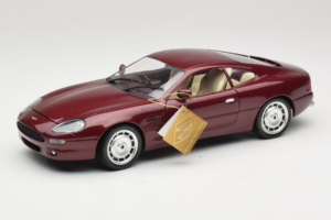 Aston Martin DB7 Rouge Guiloy 1:18 67550 Métal